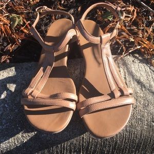 Lands End Size 8 Women’s Sandals Flats Beige/Tan